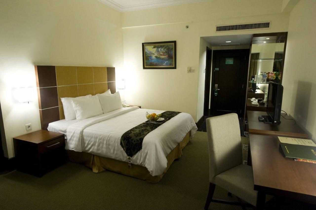 Hotel Emerald Garden International 4*