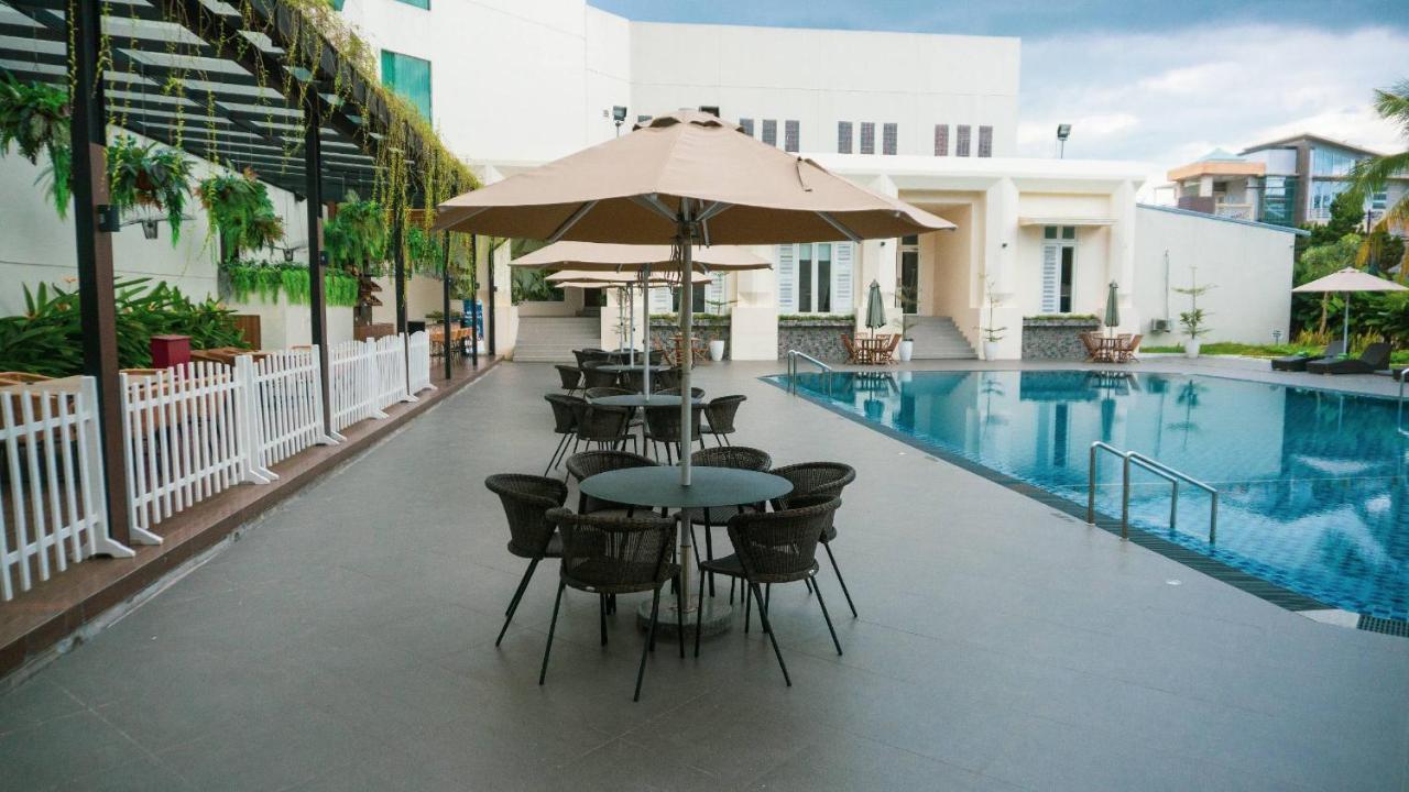 Hotel Emerald Garden International